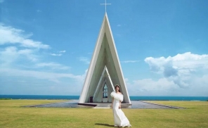 婚礼堂发布：全国唯一热带临海教堂！日月湾海岛婚礼艺术中心